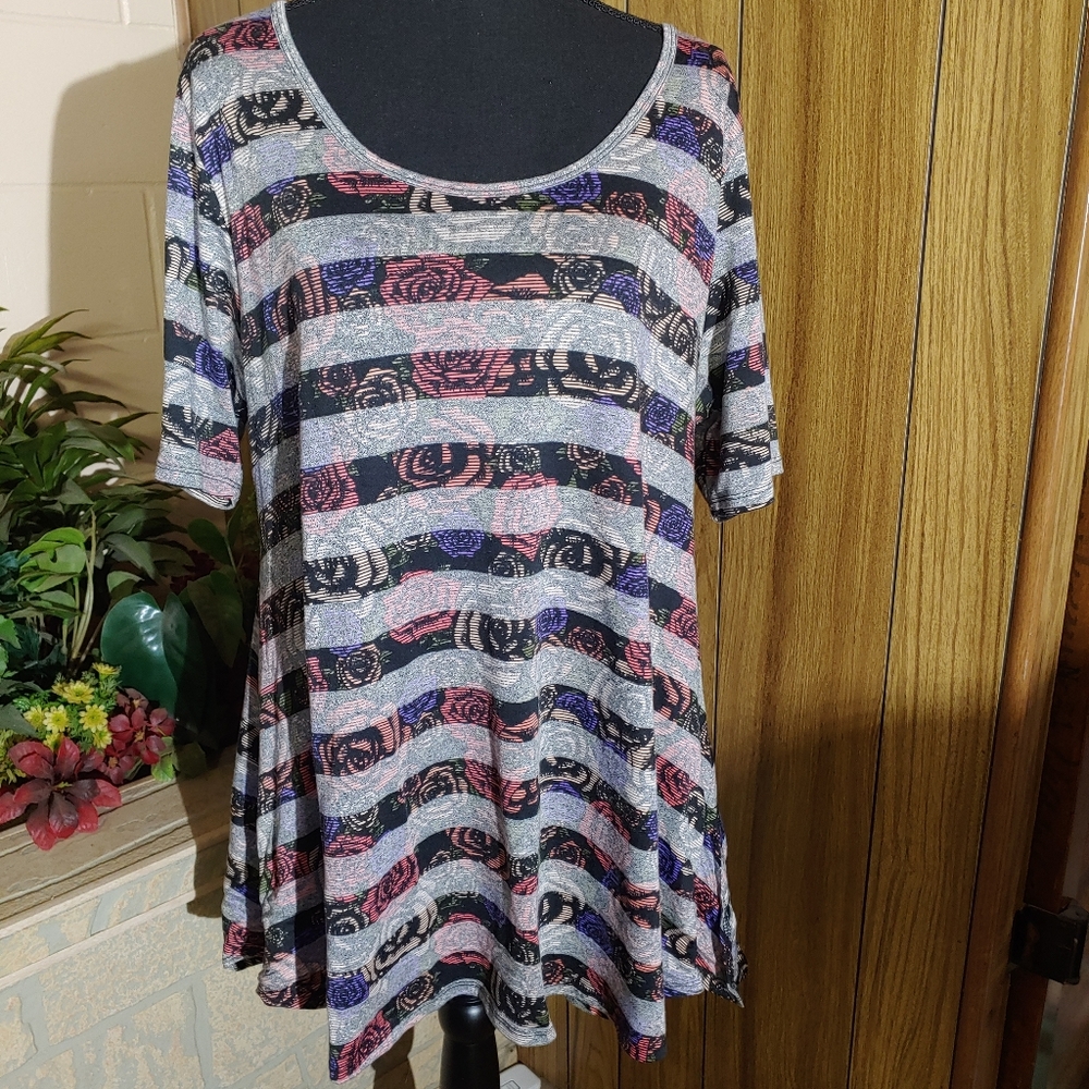 LulaRoe Perfect T